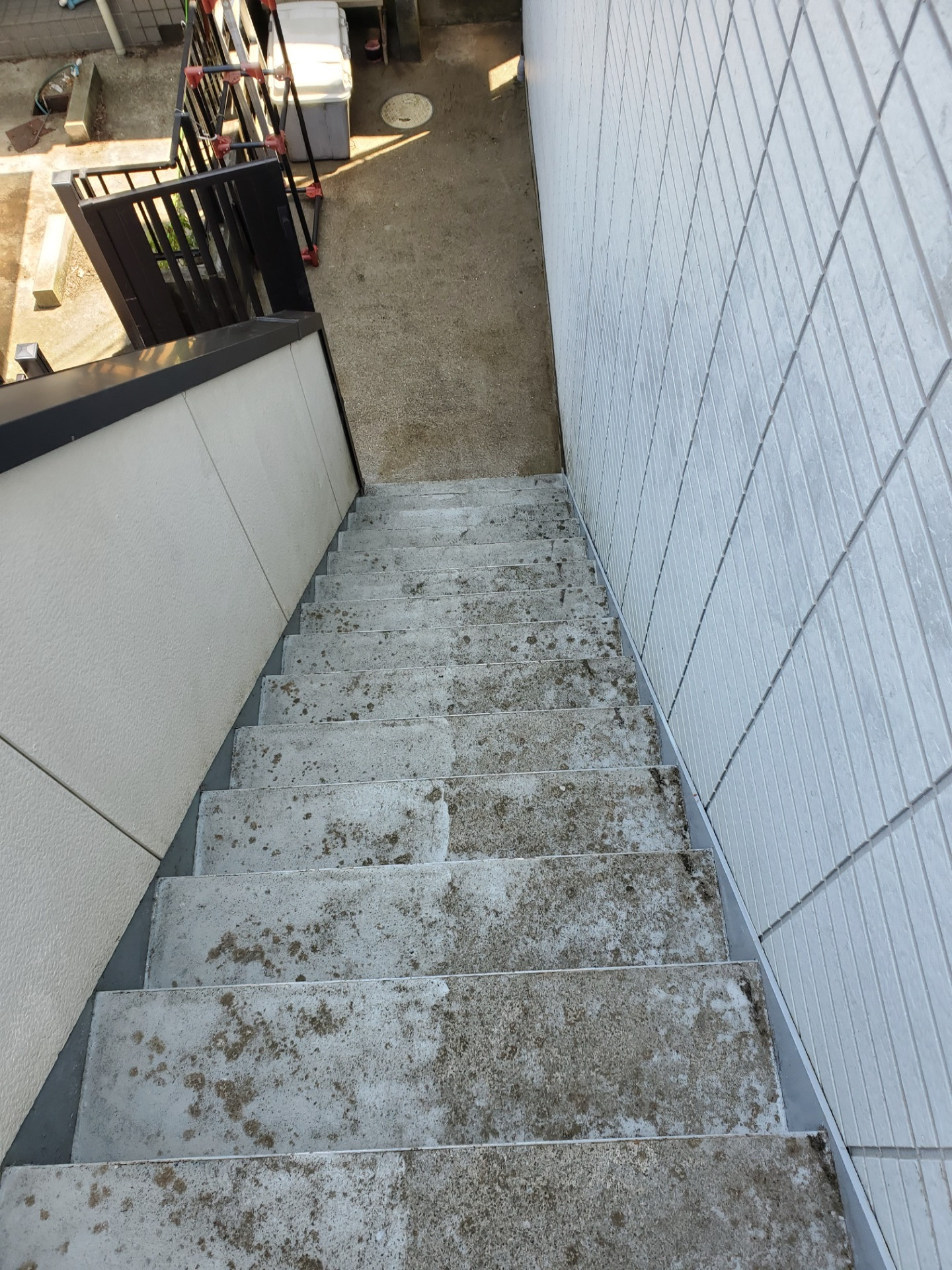 外壁の汚れどうしてますか・・・？