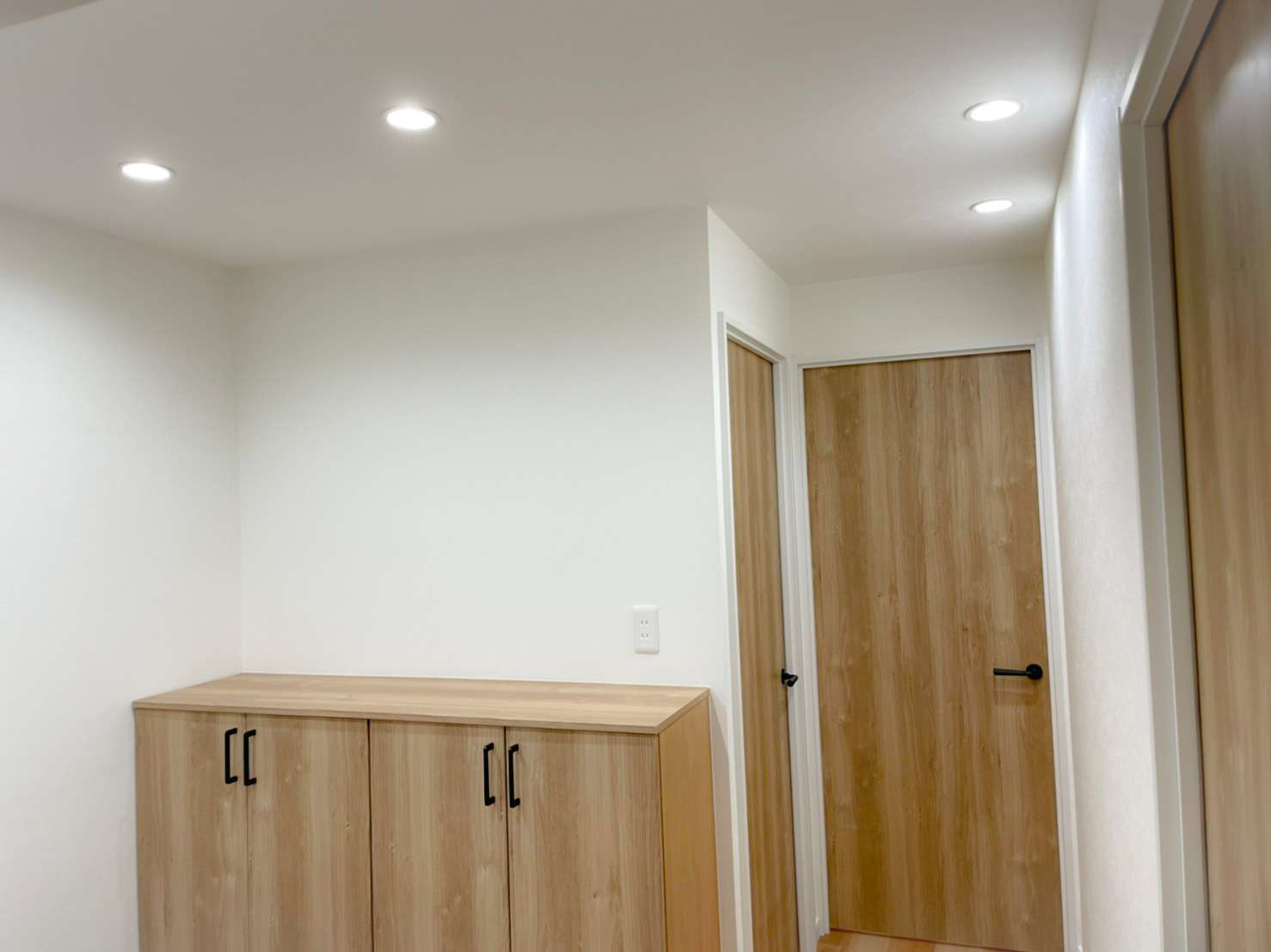 上戸棚を無くして明るく開放感のある空間へ