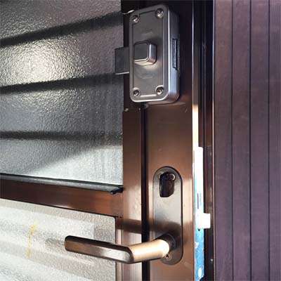 勝手口　二重鍵　強盗防止　防犯リフォーム　千葉　千葉市