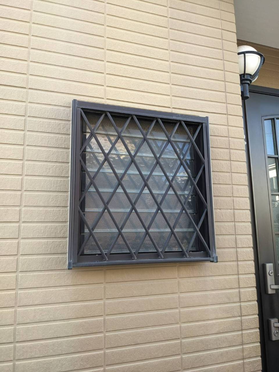 窓　最新！面格子設置　防犯特殊ネジ　強盗防犯対策　船橋市